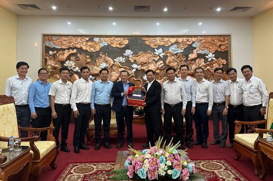 Lãnh đạo VRG chúc Tết Đại sứ quán Việt Nam tại Campuchia